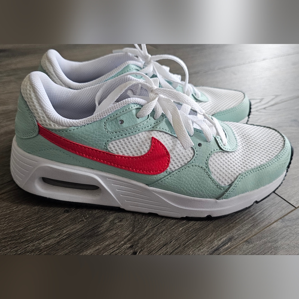 Nike - Womens 6.5